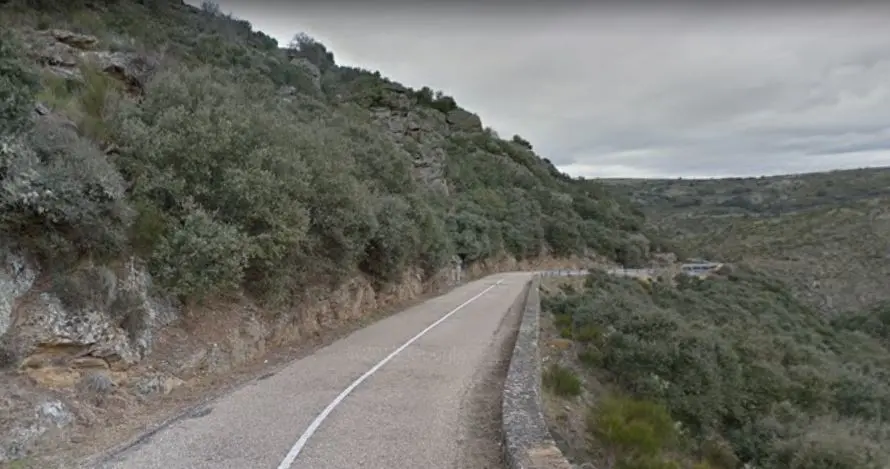 Carretera provincial ZA-321 entre Pino del Oro y Moralina de Sayago