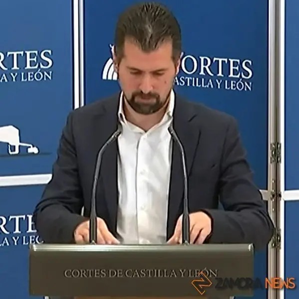 Luis Tudanca en rueda de prensa, tras la reunión con Mañueco
