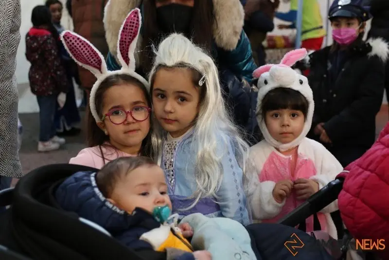 Los más pequeños disfrutan del Carnaval en la Plaza Mayor. Foto Vicente Marcos