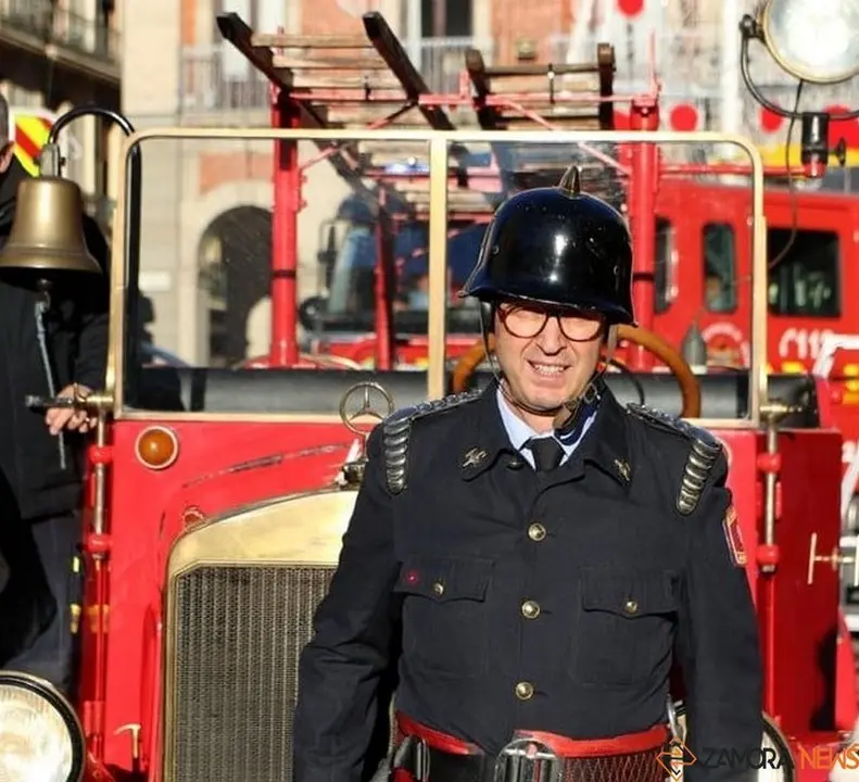 carlos bombero y camión 