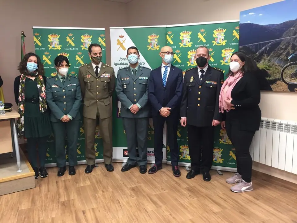Guardia civil y policía