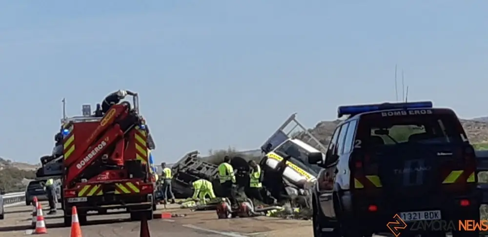 Accidente en la A-11 a la altura de Coreses