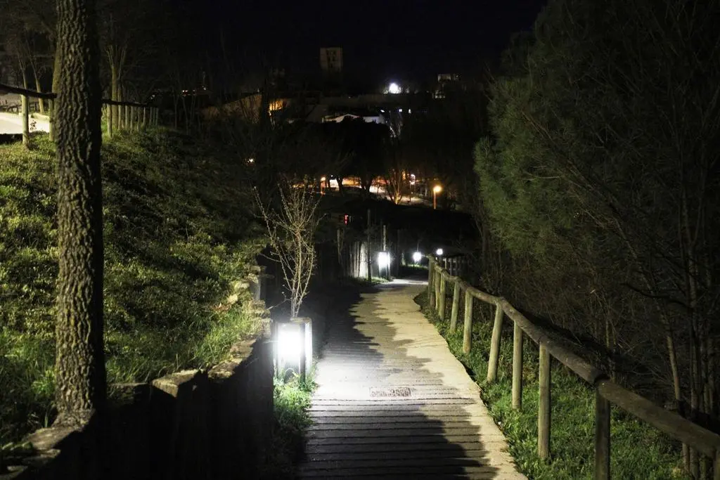 Iluminación Acceso Valorio-2