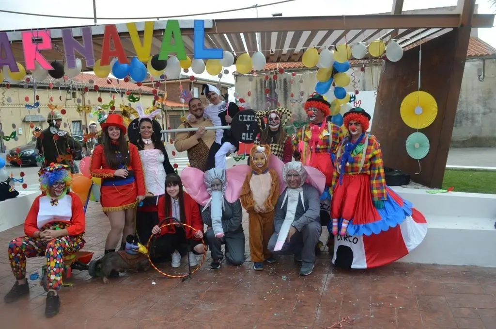 Vecinos de Roales del Pan disfrazados