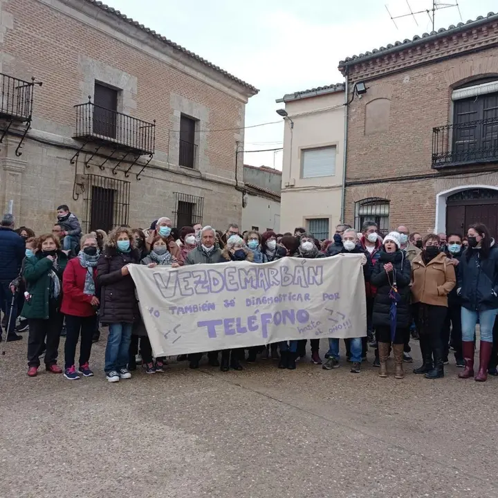Protesta sanitaria en Morales de Toro de vecinos de Vezdemarbán. Fotografía: PSOE de Zamora