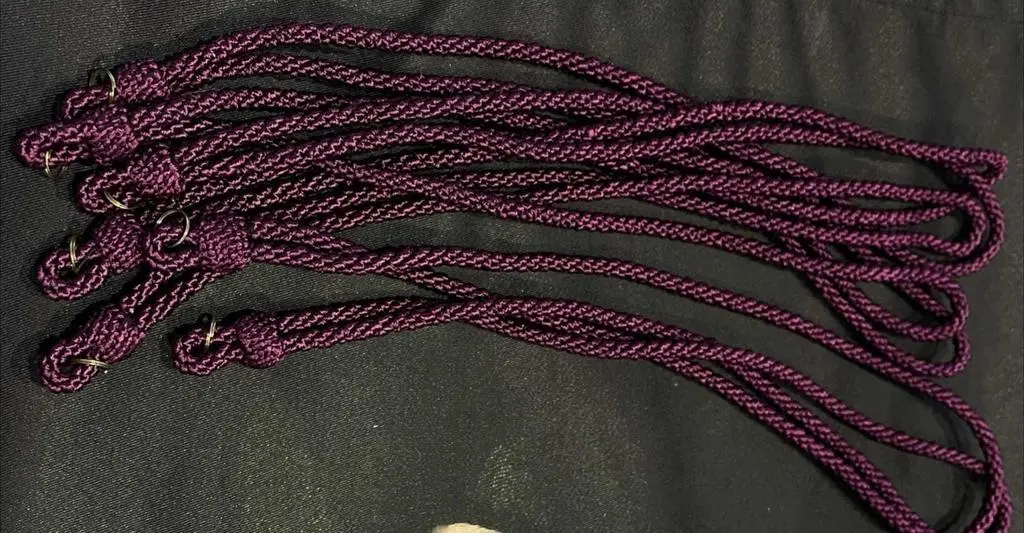 Cordón morado reglamentario