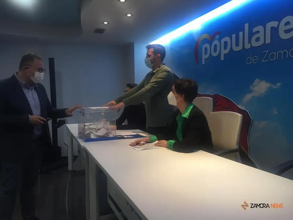 El vicepresidente segundo de la Diputación de Zamora, Jesús María Prada, durante la primera vuelta de las primarias del PP