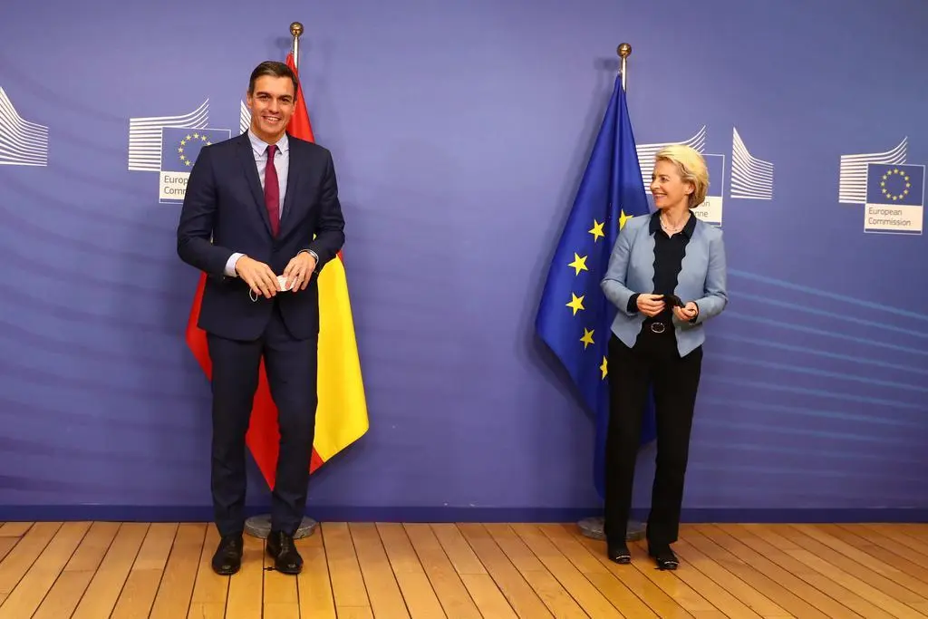 Pedro Sánchez y la presidenta de la Comisión Europea, Ursula Von der Leyen