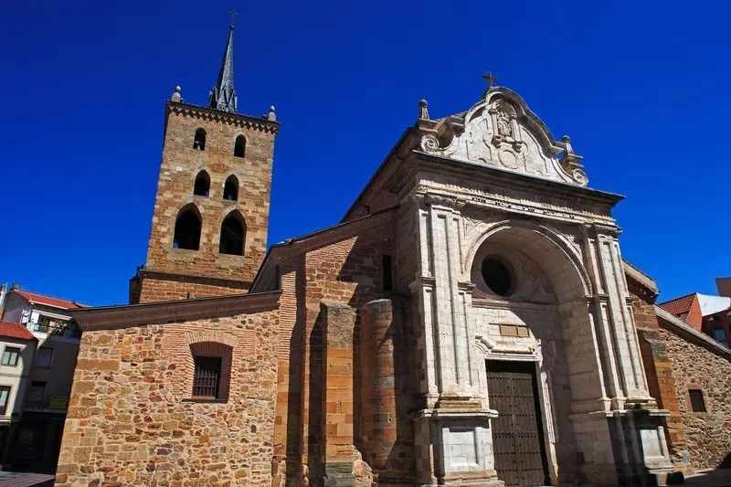 Iglesia de Santa María de Azoague en Benavente