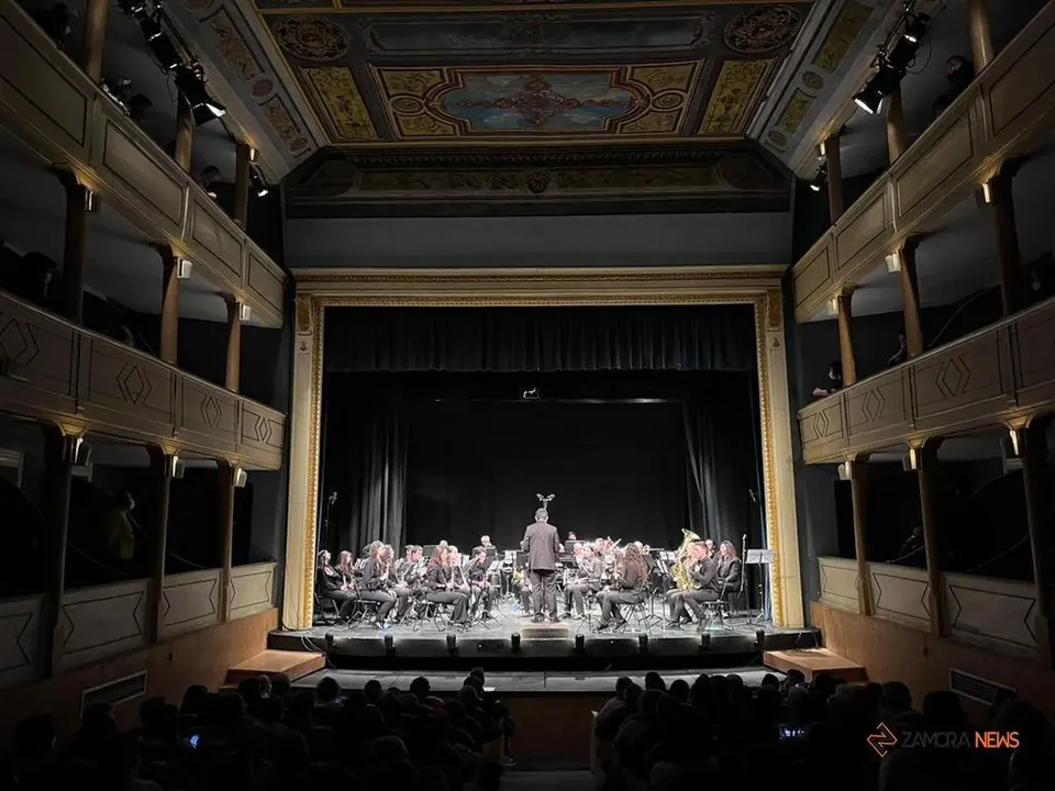 Final del I Concurso Internacional de Composición “Conquero” con la Banda de Música La Lira dirigida por Víctor Teresa