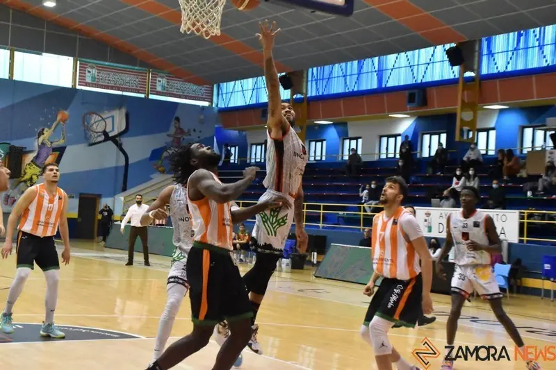 Imagen de archivo del partido Zamora Enamora - Baloncesto Mor&oacute;n