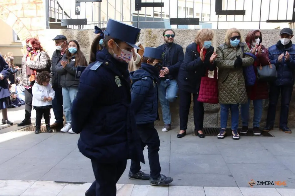 procesión de las Capas Pardas de los alumnos de la Medalla Milagrosa
