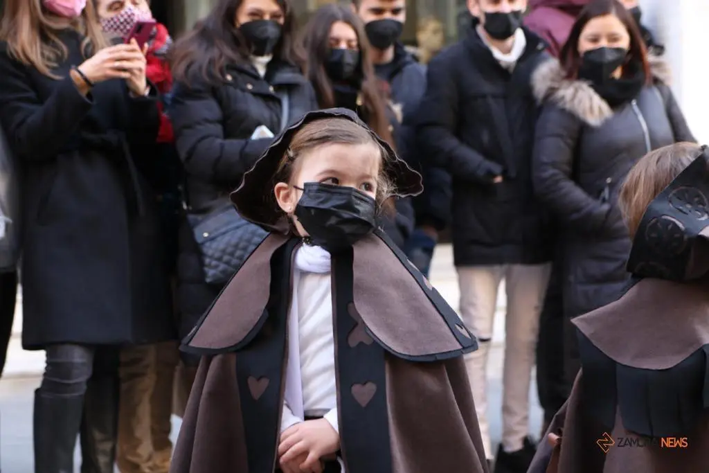 procesión de las Capas Pardas de los alumnos de la Medalla Milagrosa
