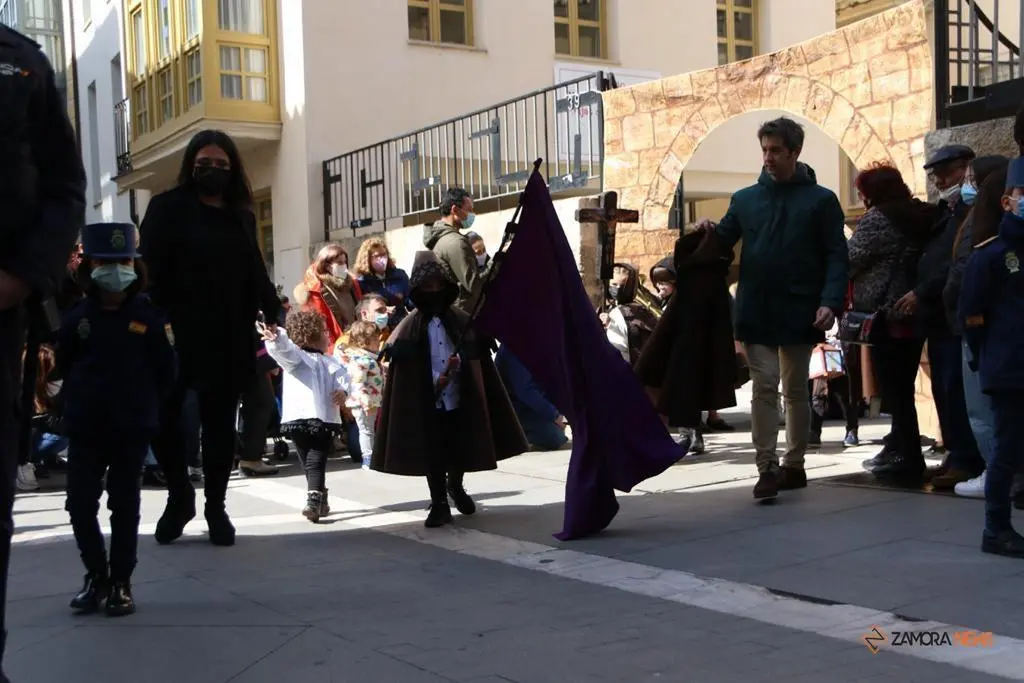 procesión de las Capas Pardas de los alumnos de la Medalla Milagrosa