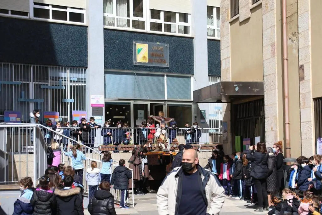 procesión de las Capas Pardas de los alumnos de la Medalla Milagrosa