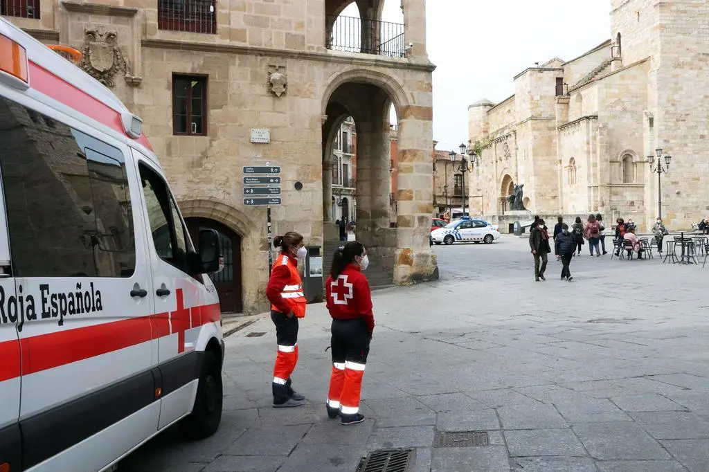 dispositivo semana santa cruz roja