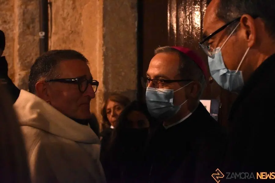 Félix y obispo 1