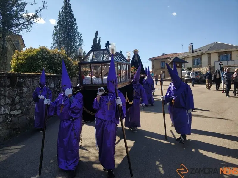 Procesión del Santo Entierro en Mombuey