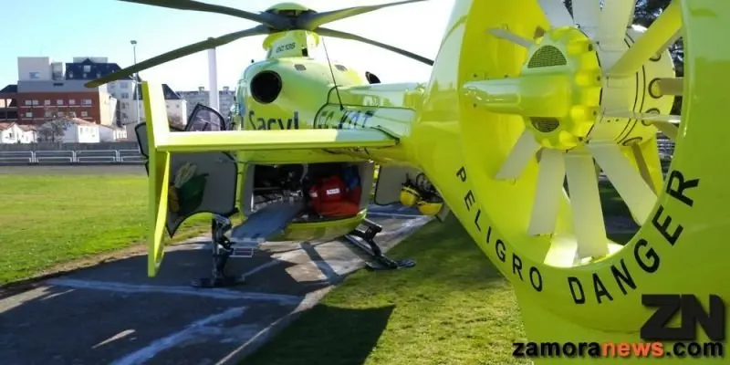 Helicóptero medicalizado imagen de archivo