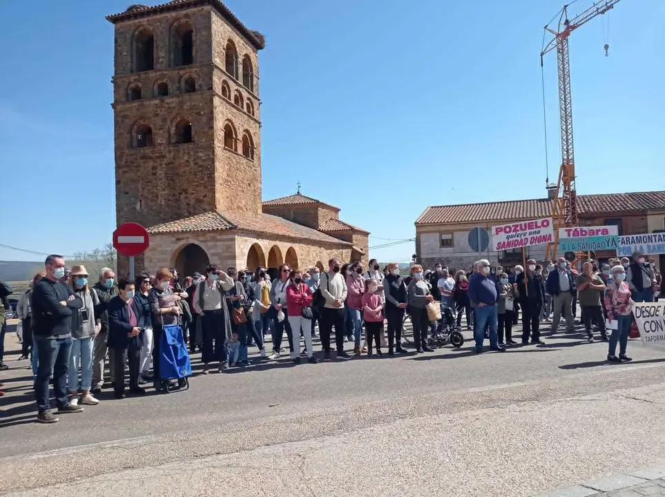 Concentración en Tábara por una sanidad rural digna
