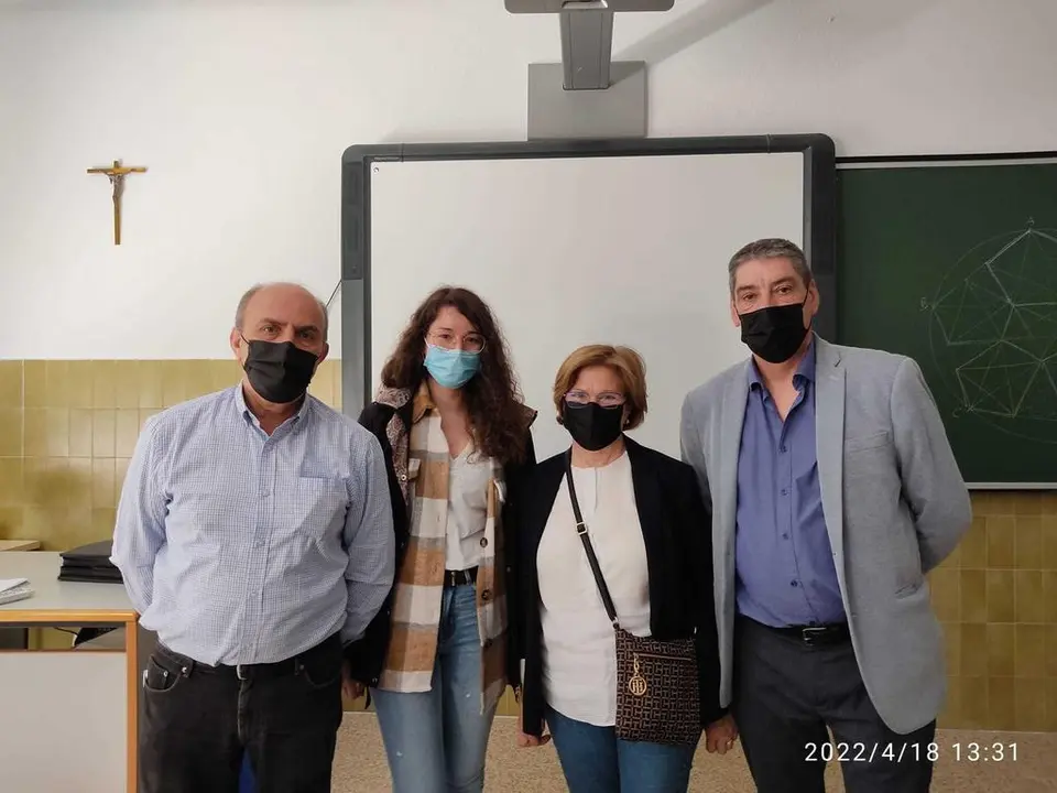 miembros del Coro Sacro Jerónimo Aguado y del colegio Sagrado Corazón de Jesús-Amor de Dios participantes en la primera charla
