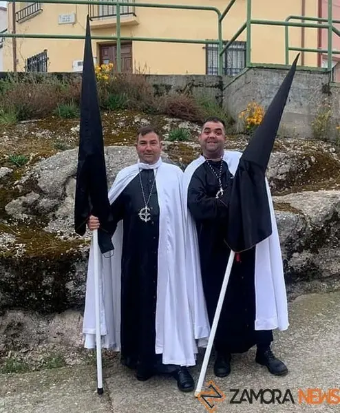 El barandales Roberto Rodax, derecha, y Alfonso Cabrero, ganadores del concurso. Foto cedida