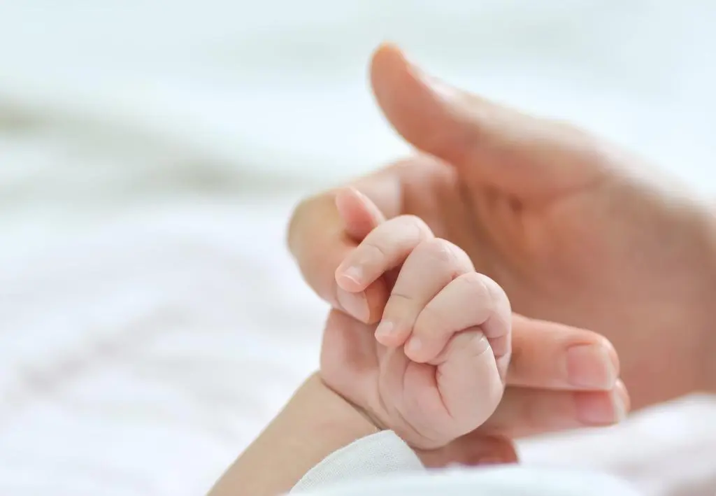 Mano madre e hijo