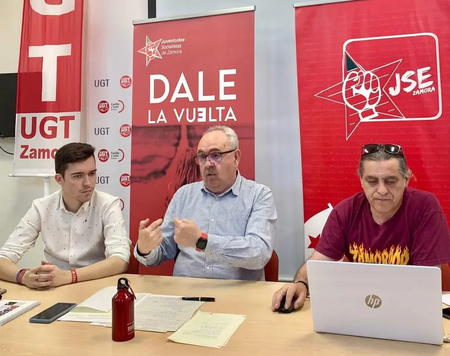 Emilio Ferrero, Secretario General de JSE-Zamora, Ángel del Carmen, Secretario General de UGT Zamora, y Antonio Salvador, Secretario de Acción Sindical de CCOO Zamora