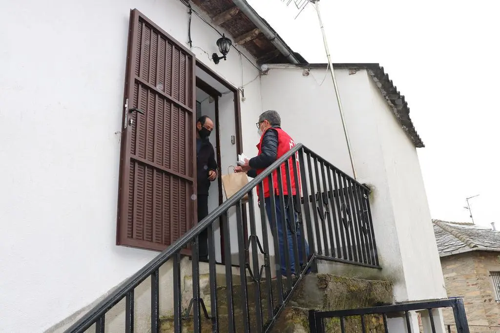 Entrega de medicamentos Cruz Roja