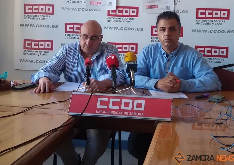 Esteban Alonso y José Manuel Ramos, de CCOO, en rueda de prensa