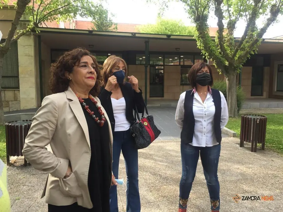 Francisca González, Irene y Mercedes Barrios, del sindicato S.A.E. de Técnicos de Enfermería