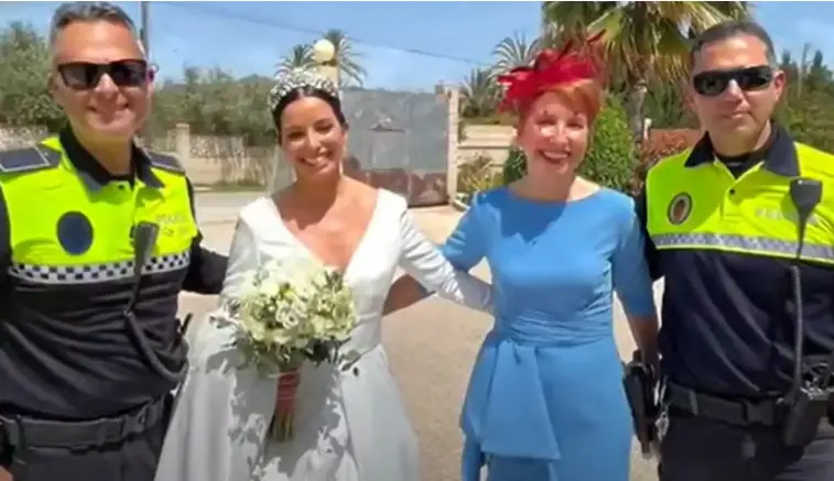 Lidia junto a la Policía Local de Málaga