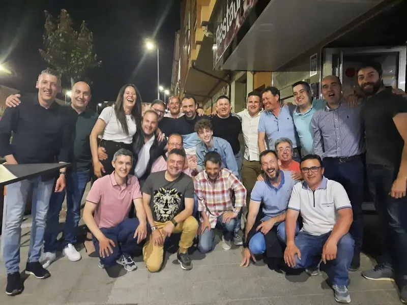 Foto de familia de escoltas y cargadores