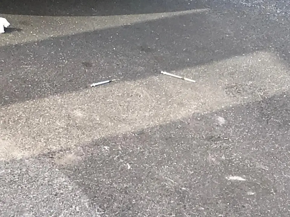 Jeringuillas tiradas en la calle del Túnel en Zamora