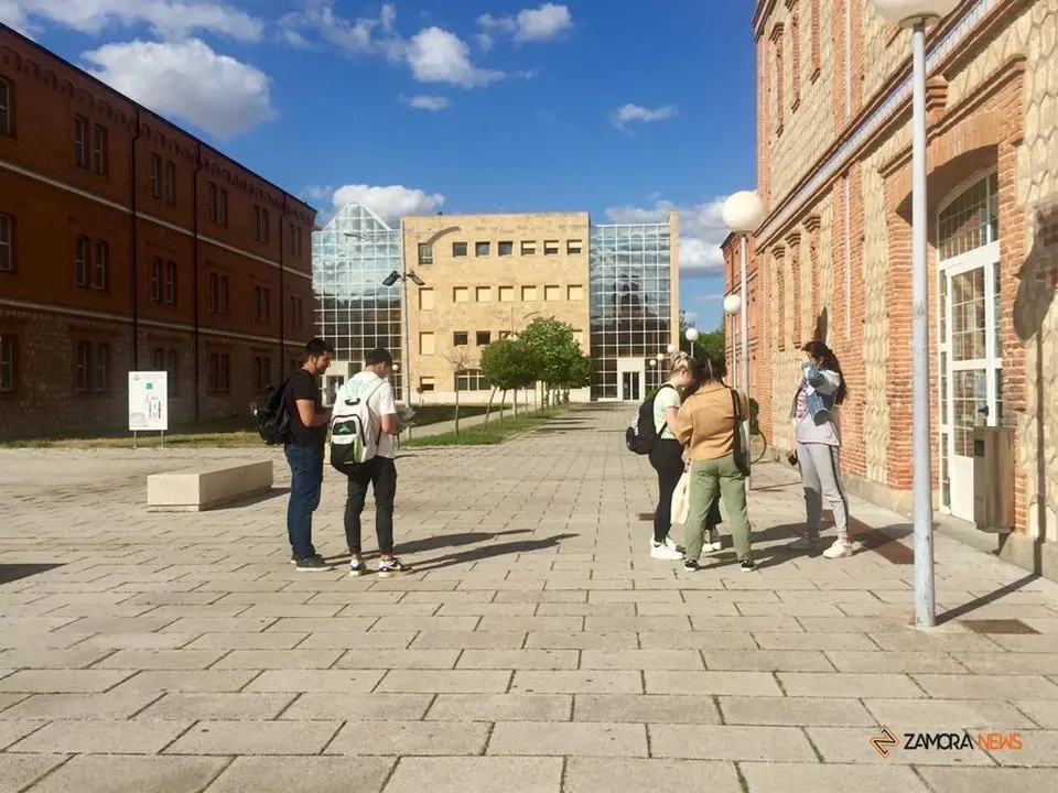 Estudiantes en el Campus Viriato