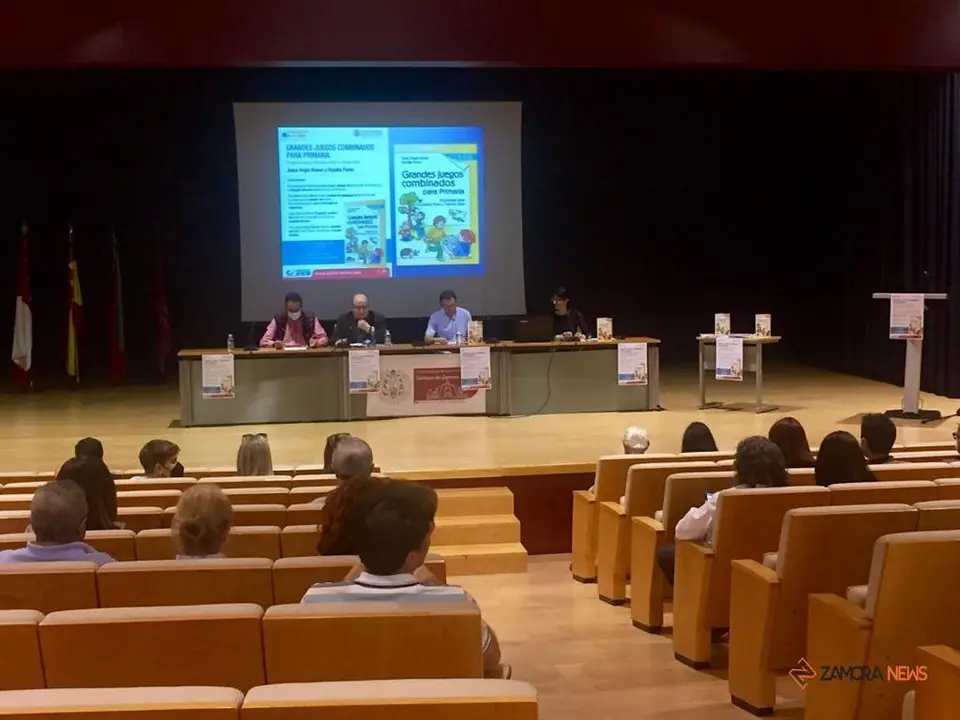 Presentación libro libro "Grandes juegos combinados para primaria" en el Campus Viriato