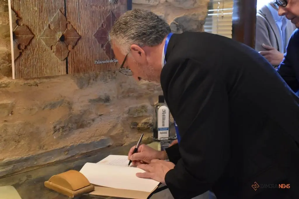 Inauguración SAUS exposición de arte religioso (21)