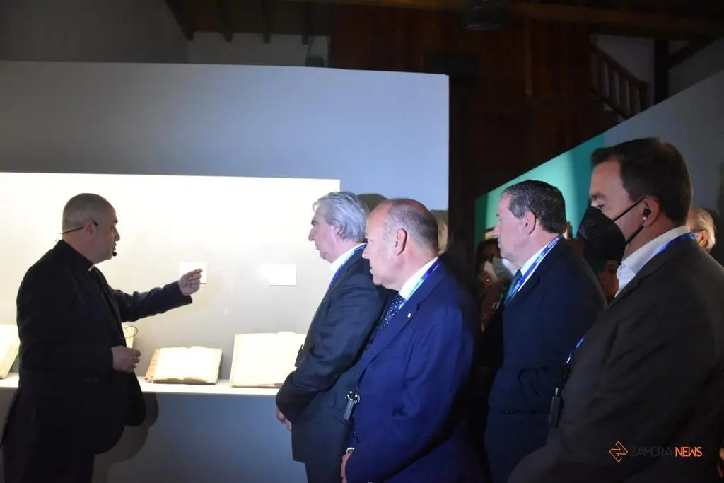 Inauguración SAUS exposición de arte religioso (27)