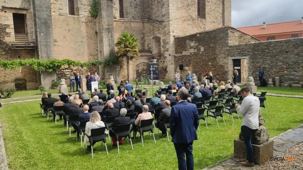 Inauguración SAUS exposición de arte religioso (38)