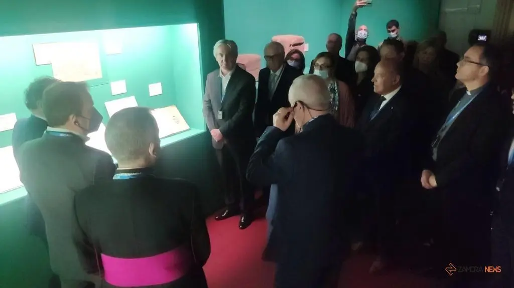 Inauguración SAUS exposición de arte religioso (60)