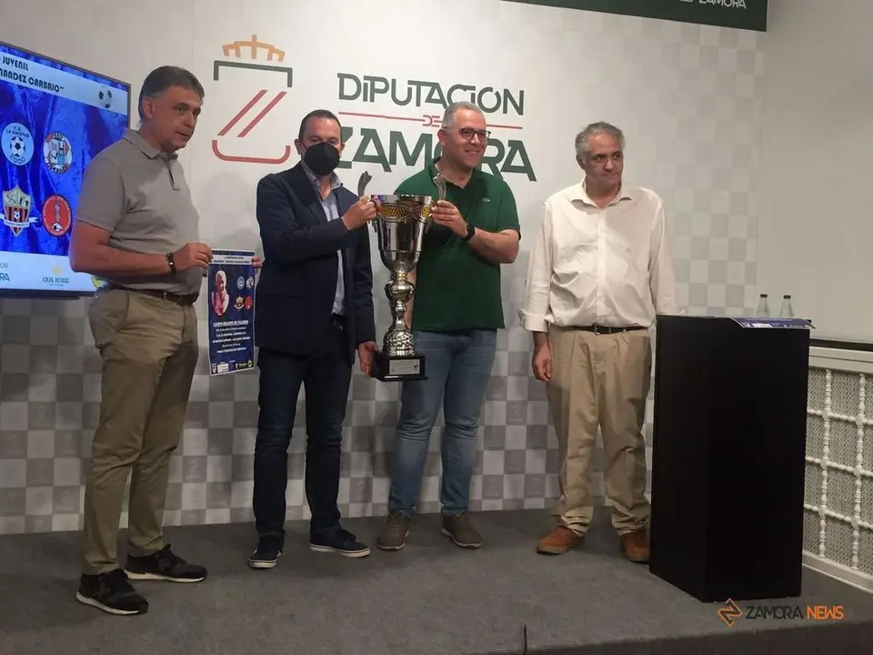 Presentación primer trofeo juvenil memorial "Antonio Fernández Carbajo"