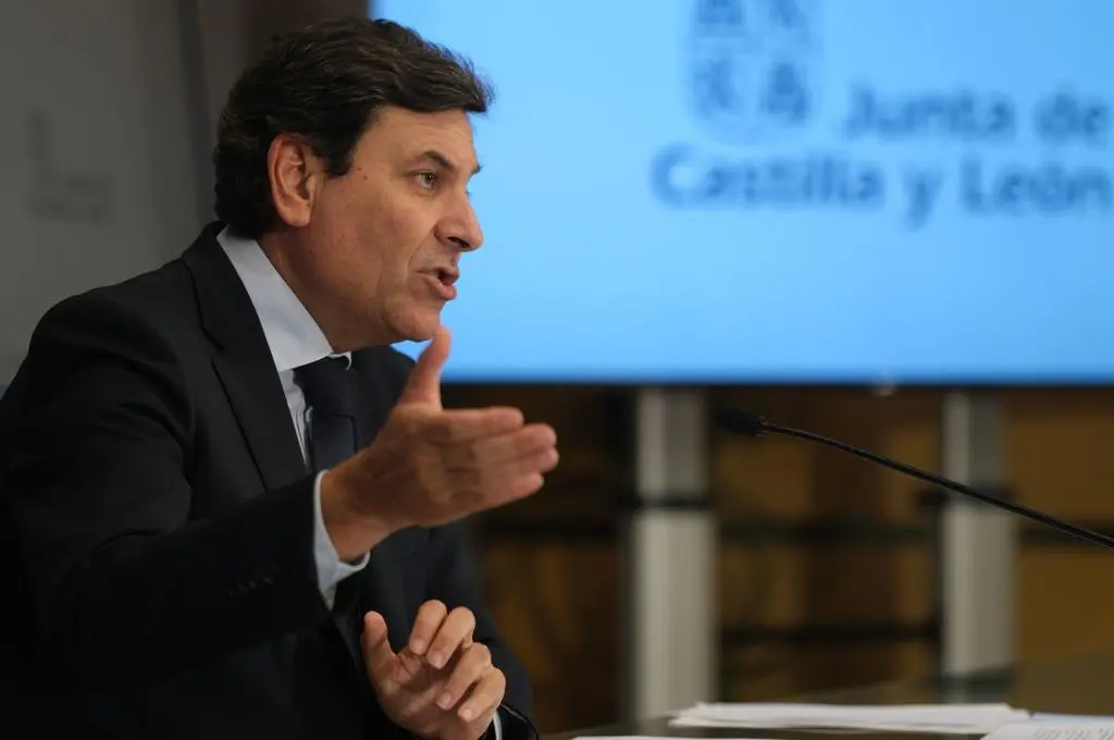 El consejero de Economía y Hacienda y portavoz, Carlos Fdez. Carriedo