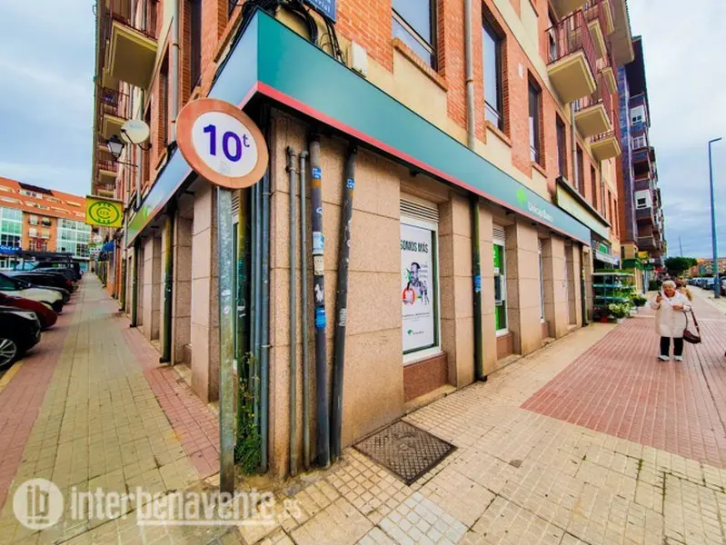 Oficina de Unicaja en Benavente. Foto Interbenavente