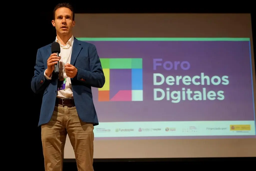 Foro+derechos+digitales2.jpeg