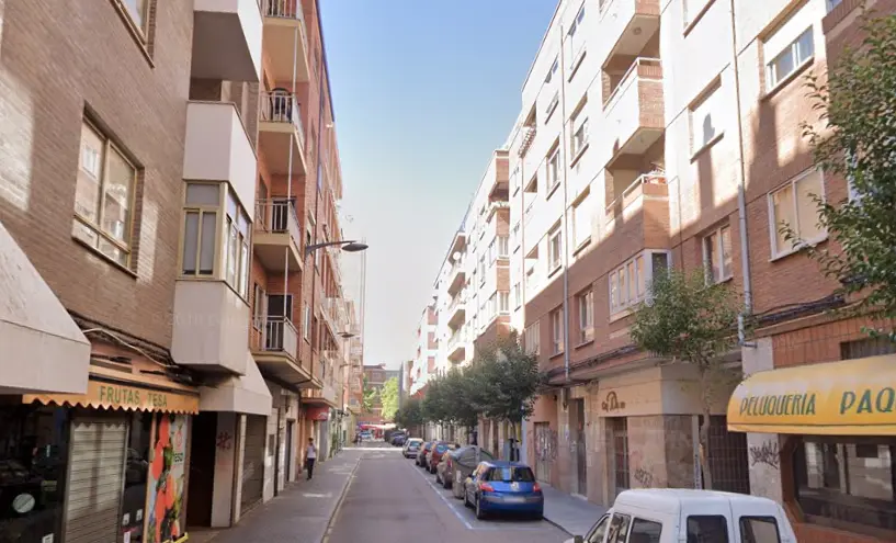 Calle Juan II, lugar en el que se denuncian los hechos