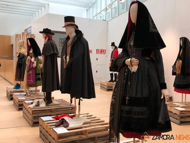 8INDUMENTARIATRADICIONAL 