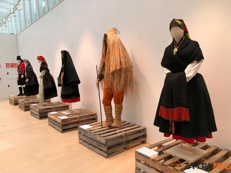 9INDUMENTARIATRADICIONAL 