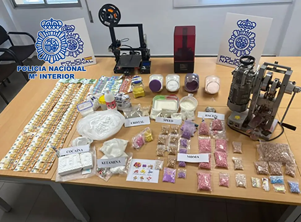 La Policía Nacional interviene una máquina capaz de fabricar 10.000 pastillas de éxtasis a la hora