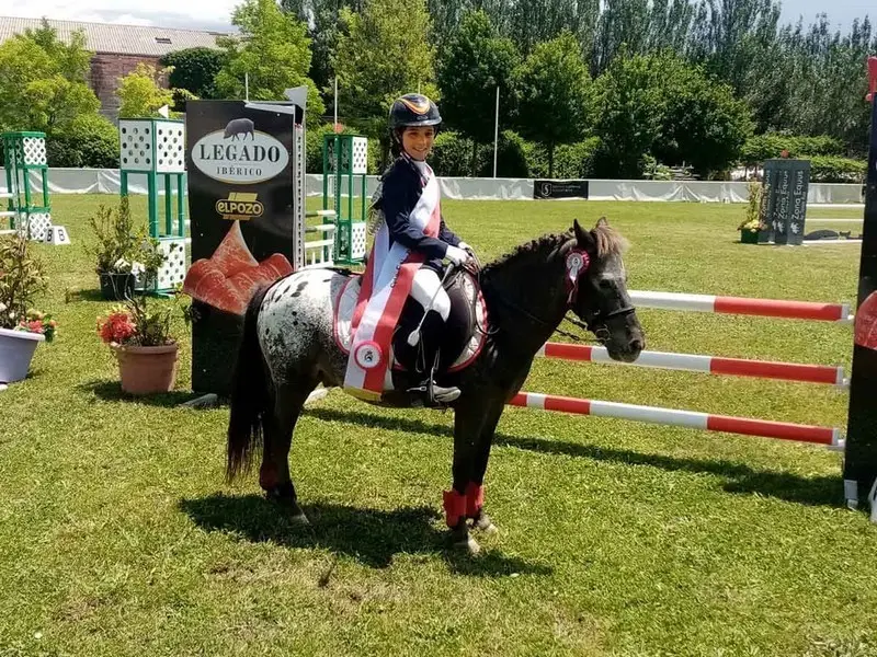 Ximena Gutiérrez, con Calimero