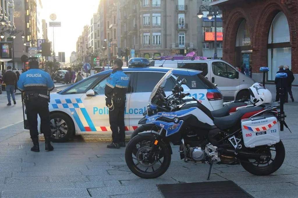 La Policía Municipal de León durante sus rondas. Fotografía: Ayuntamiento de León